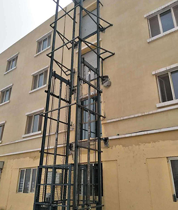 喀什建林倉儲服務(wù)有限公司采購液壓貨梯